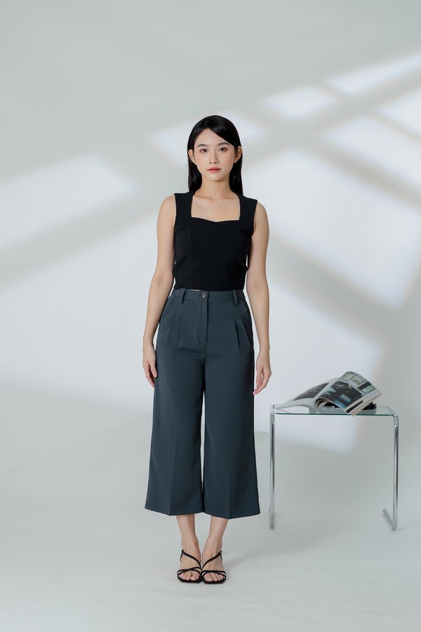 Cora Sweetheart Cropped Top - Black