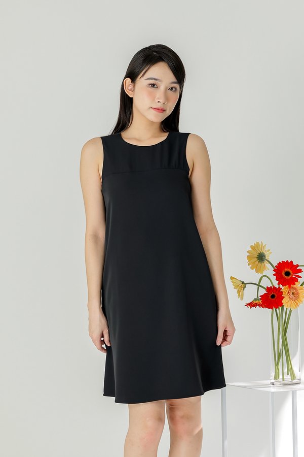 Savannah Classic Shift Dress - Black