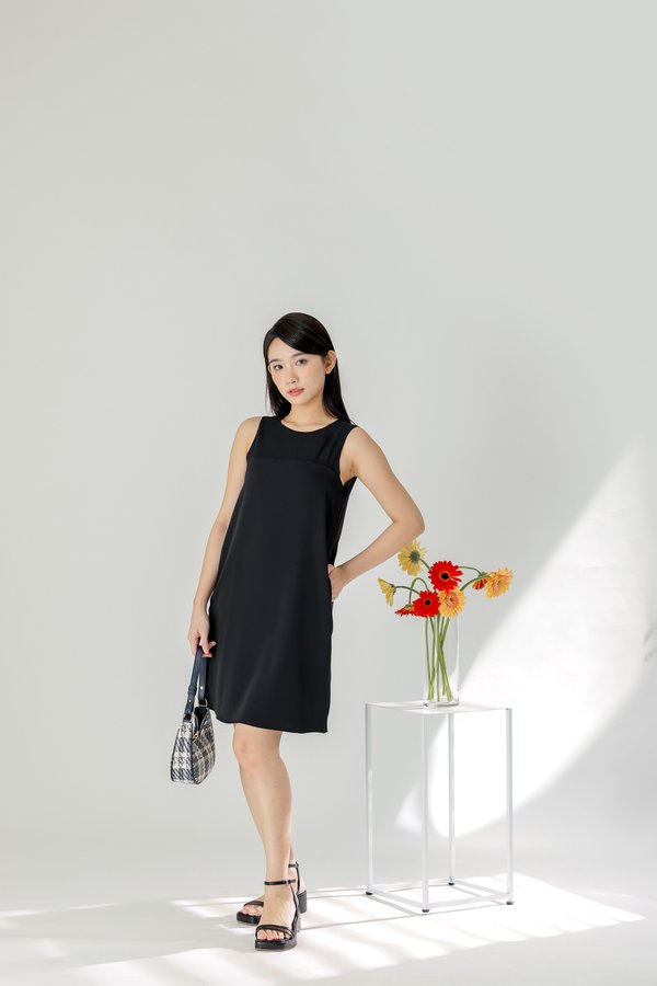 Savannah Classic Shift Dress - Black